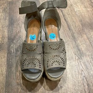3/$20 Women’s wedge sandals